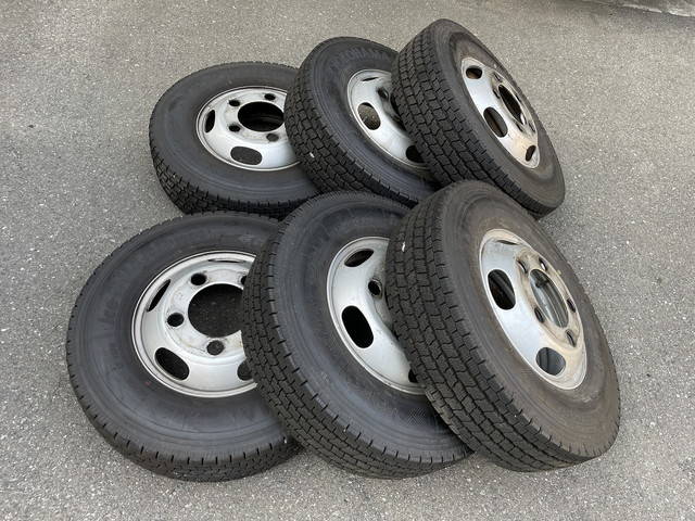 三菱ふそうキャンターアルミバン小型（2t・3t）[写真36]