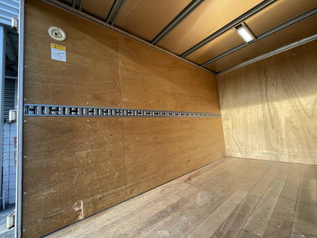 三菱ふそうキャンターアルミバン小型（2t・3t）[写真05]