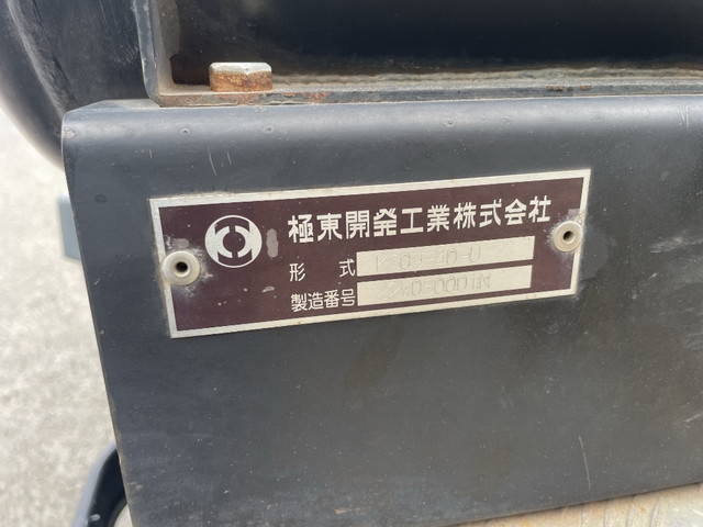 UDトラックスクオントレーラーヘッド（トラクターヘッド）大型（10t）[写真13]