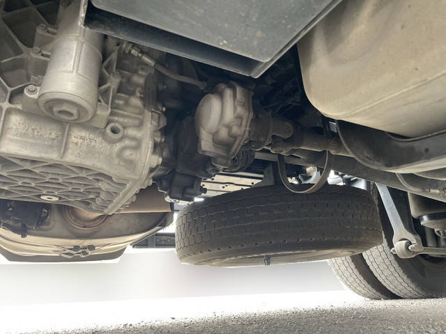 UDトラックスクオントレーラーヘッド（トラクターヘッド）大型（10t）[写真19]