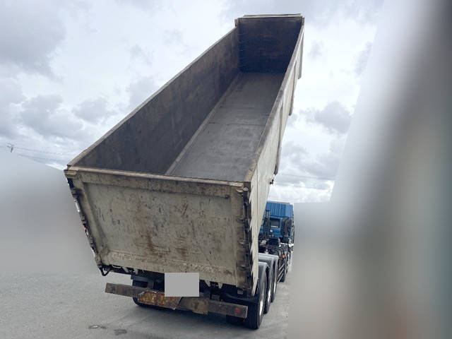 UDトラックスクオントレーラーヘッド（トラクターヘッド）大型（10t）[写真02]