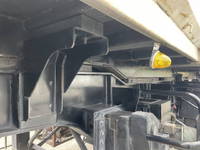 UDトラックスクオントレーラーヘッド（トラクターヘッド）大型（10t）[写真24]