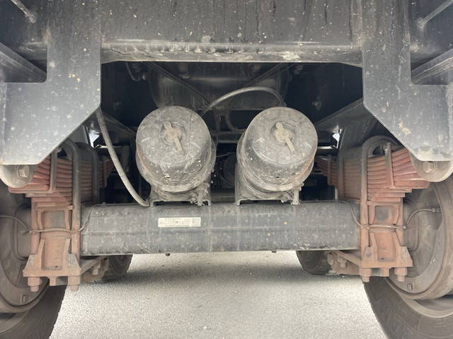 UDトラックスクオントレーラーヘッド（トラクターヘッド）大型（10t）[写真27]