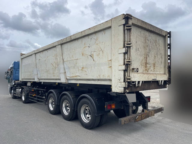 UDトラックスクオントレーラーヘッド（トラクターヘッド）大型（10t）[写真04]