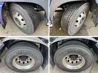 UDトラックスクオントレーラーヘッド（トラクターヘッド）大型（10t）[写真17]