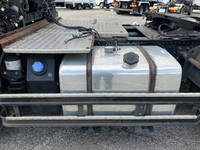 UDトラックスクオントレーラーヘッド（トラクターヘッド）大型（10t）[写真18]