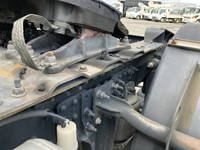 UDトラックスクオントレーラーヘッド（トラクターヘッド）大型（10t）[写真20]