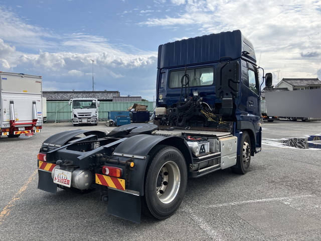 UDトラックスクオントレーラーヘッド（トラクターヘッド）大型（10t）[写真02]