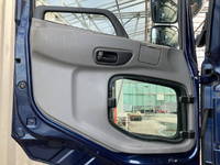 UDトラックスクオントレーラーヘッド（トラクターヘッド）大型（10t）[写真25]