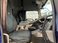 UDトラックスクオントレーラーヘッド（トラクターヘッド）大型（10t）[写真28]