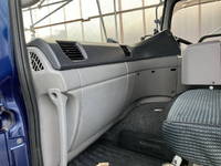 UDトラックスクオントレーラーヘッド（トラクターヘッド）大型（10t）[写真29]