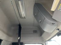 UDトラックスクオントレーラーヘッド（トラクターヘッド）大型（10t）[写真33]