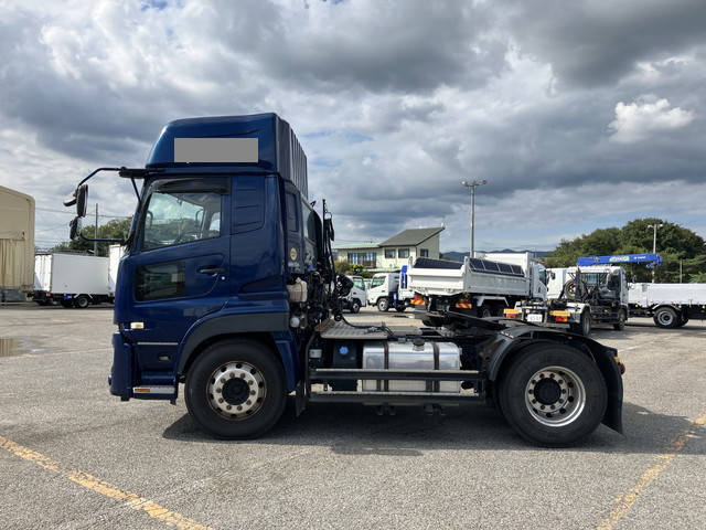 UDトラックスクオントレーラーヘッド（トラクターヘッド）大型（10t）[写真05]