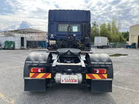 UDトラックスクオントレーラーヘッド（トラクターヘッド）大型（10t）[写真09]