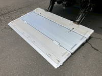 三菱ふそうキャンターアルミバン小型（2t・3t）[写真11]