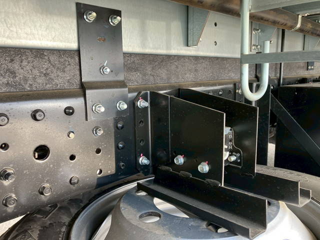 三菱ふそうキャンターアルミバン小型（2t・3t）[写真34]