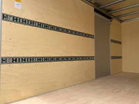 三菱ふそうキャンターアルミバン小型（2t・3t）[写真07]