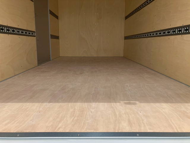 三菱ふそうキャンターアルミバン小型（2t・3t）[写真07]