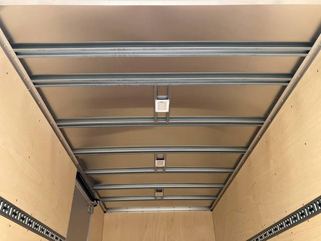 三菱ふそうキャンターアルミバン小型（2t・3t）[写真08]