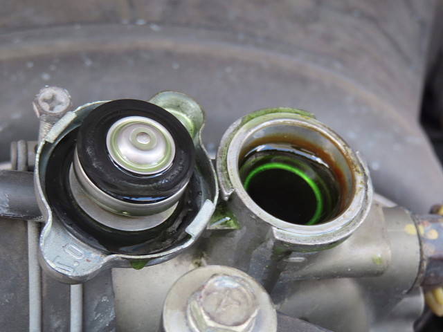 三菱ふそうファイター冷凍車（冷蔵車）中型（4t）[写真17]