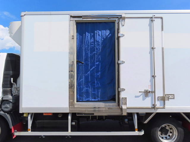 三菱ふそうファイター冷凍車（冷蔵車）中型（4t）[写真25]