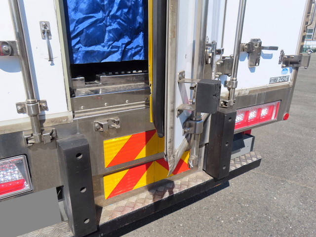 三菱ふそうファイター冷凍車（冷蔵車）中型（4t）[写真31]