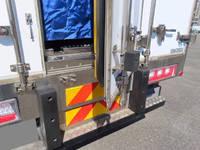 三菱ふそうファイター冷凍車（冷蔵車）中型（4t）[写真32]