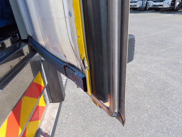 三菱ふそうファイター冷凍車（冷蔵車）中型（4t）[写真32]