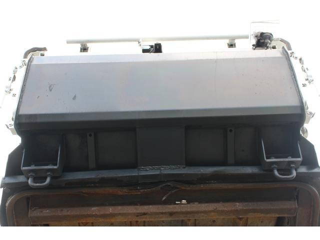 日野デュトロパッカー車（塵芥車）小型（2t・3t）[写真14]