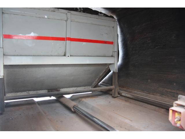 日野デュトロパッカー車（塵芥車）小型（2t・3t）[写真15]