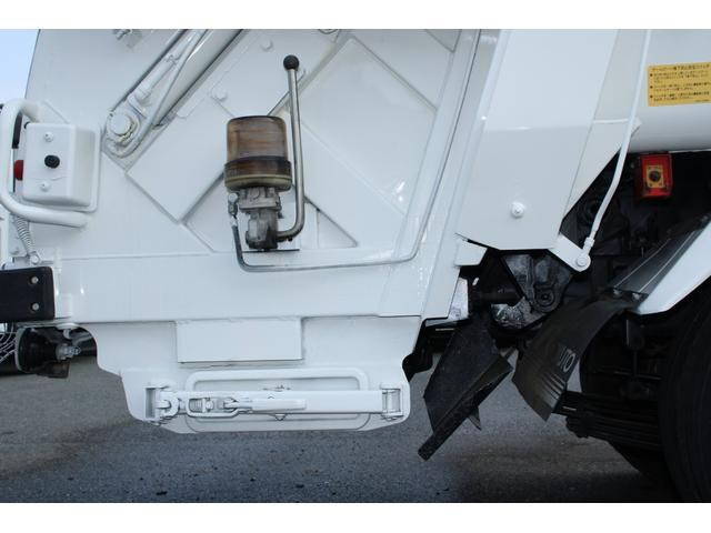 日野デュトロパッカー車（塵芥車）小型（2t・3t）[写真19]