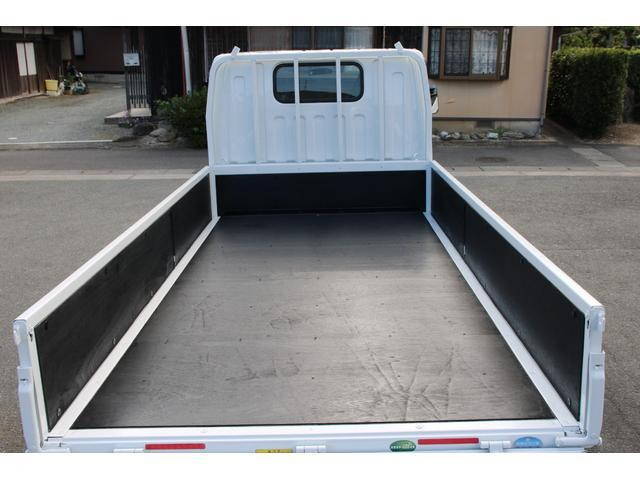 三菱ふそうキャンター平ボディ小型（2t・3t）[写真22]