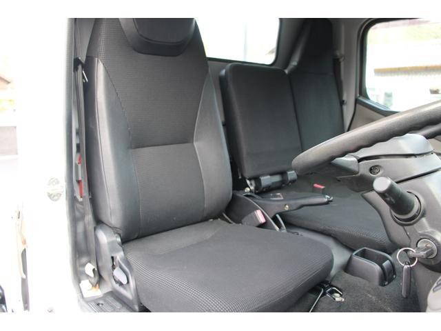 三菱ふそうキャンター平ボディ小型（2t・3t）[写真33]