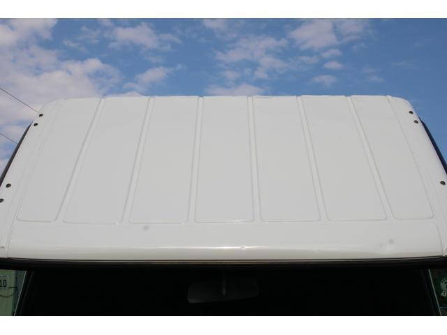 三菱ふそうキャンター平ボディ小型（2t・3t）[写真08]