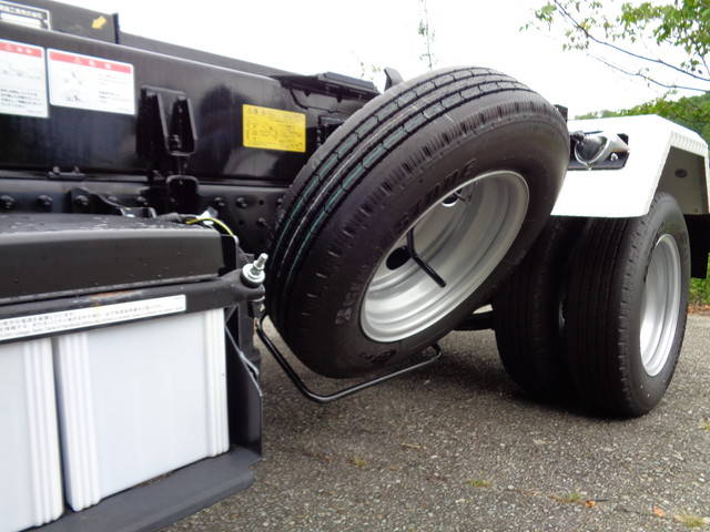 三菱ふそうキャンターコンテナ専用車小型（2t・3t）[写真20]