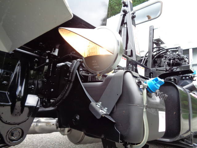 三菱ふそうキャンターコンテナ専用車小型（2t・3t）[写真22]