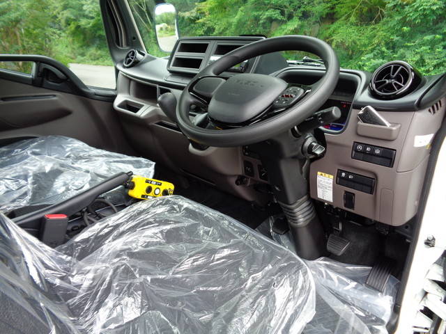 三菱ふそうキャンターコンテナ専用車小型（2t・3t）[写真29]