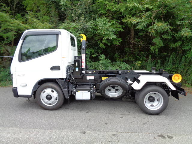 三菱ふそうキャンターコンテナ専用車小型（2t・3t）[写真06]