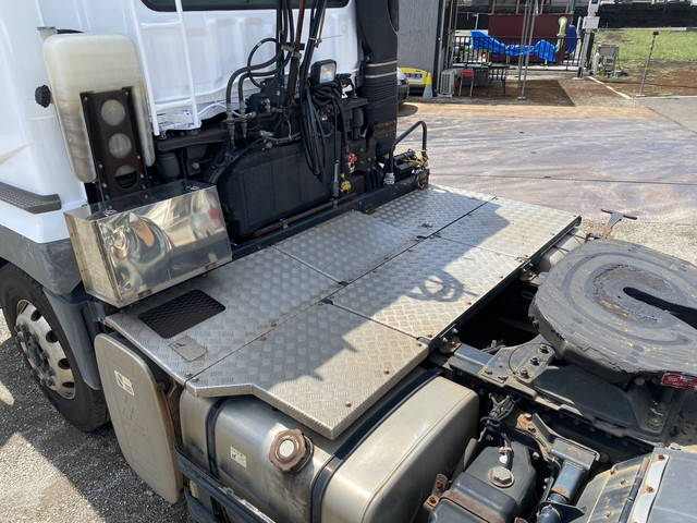 三菱ふそうスーパーグレートトレーラーヘッド（トラクターヘッド）大型（10t）[写真11]