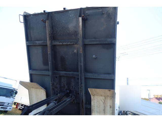 いすゞフォワードダンプ中型（4t）[写真11]