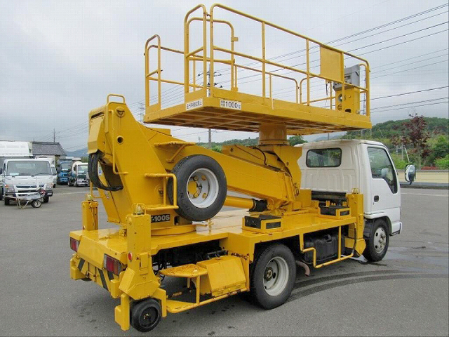 いすゞエルフ高所作業車小型（2t・3t）[写真02]