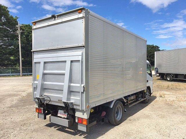 三菱ふそうキャンターアルミバン小型（2t・3t）[写真02]