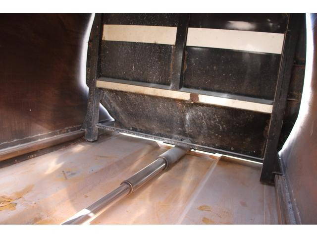 いすゞフォワードパッカー車（塵芥車）増トン（6t・8t）[写真17]