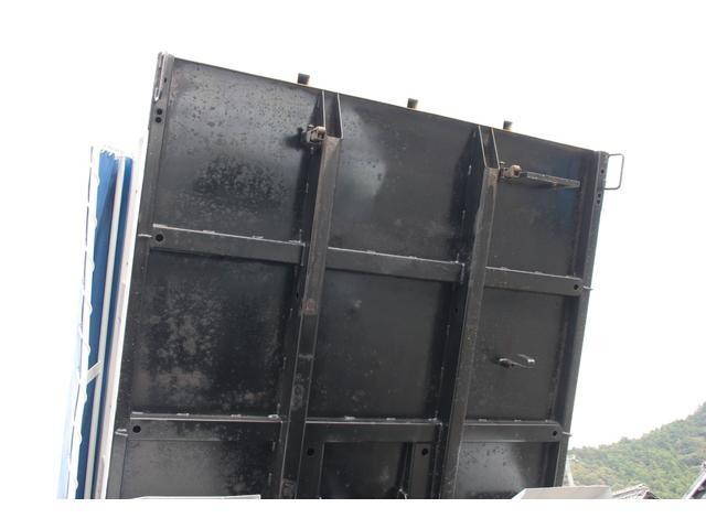 いすゞフォワードダンプ中型（4t）[写真17]