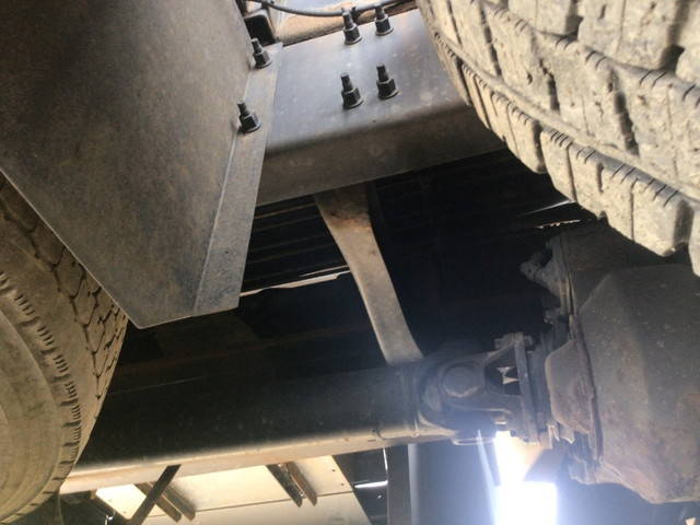 UDトラックスクオンコンテナ専用車大型（10t）[写真21]