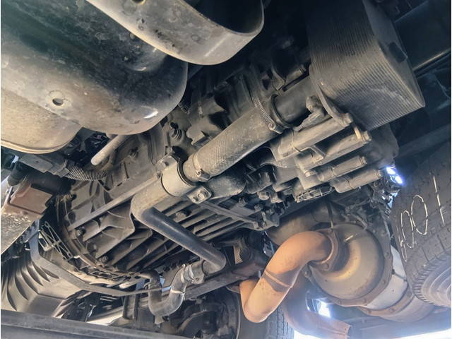 日野プロフィアトレーラーヘッド（トラクターヘッド）大型（10t）[写真18]