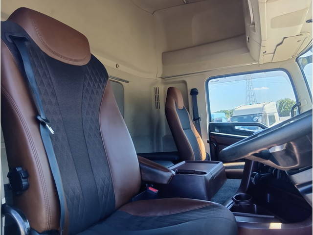 日野プロフィアトレーラーヘッド（トラクターヘッド）大型（10t）[写真19]