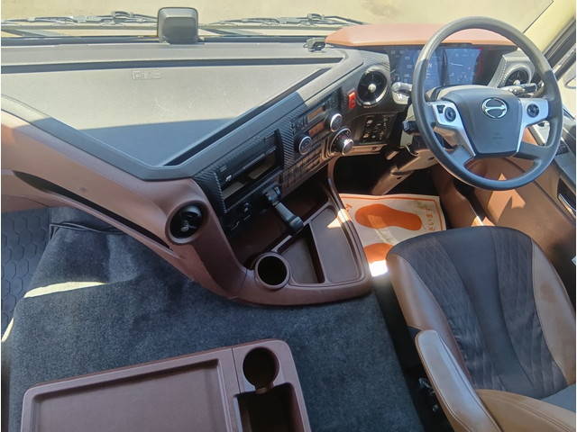 日野プロフィアトレーラーヘッド（トラクターヘッド）大型（10t）[写真21]