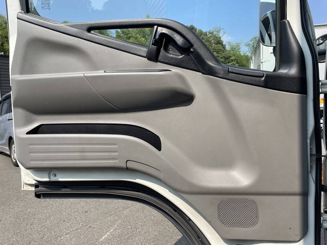 三菱ふそうキャンターアルミバン小型（2t・3t）[写真27]