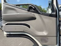 三菱ふそうキャンターアルミバン小型（2t・3t）[写真28]